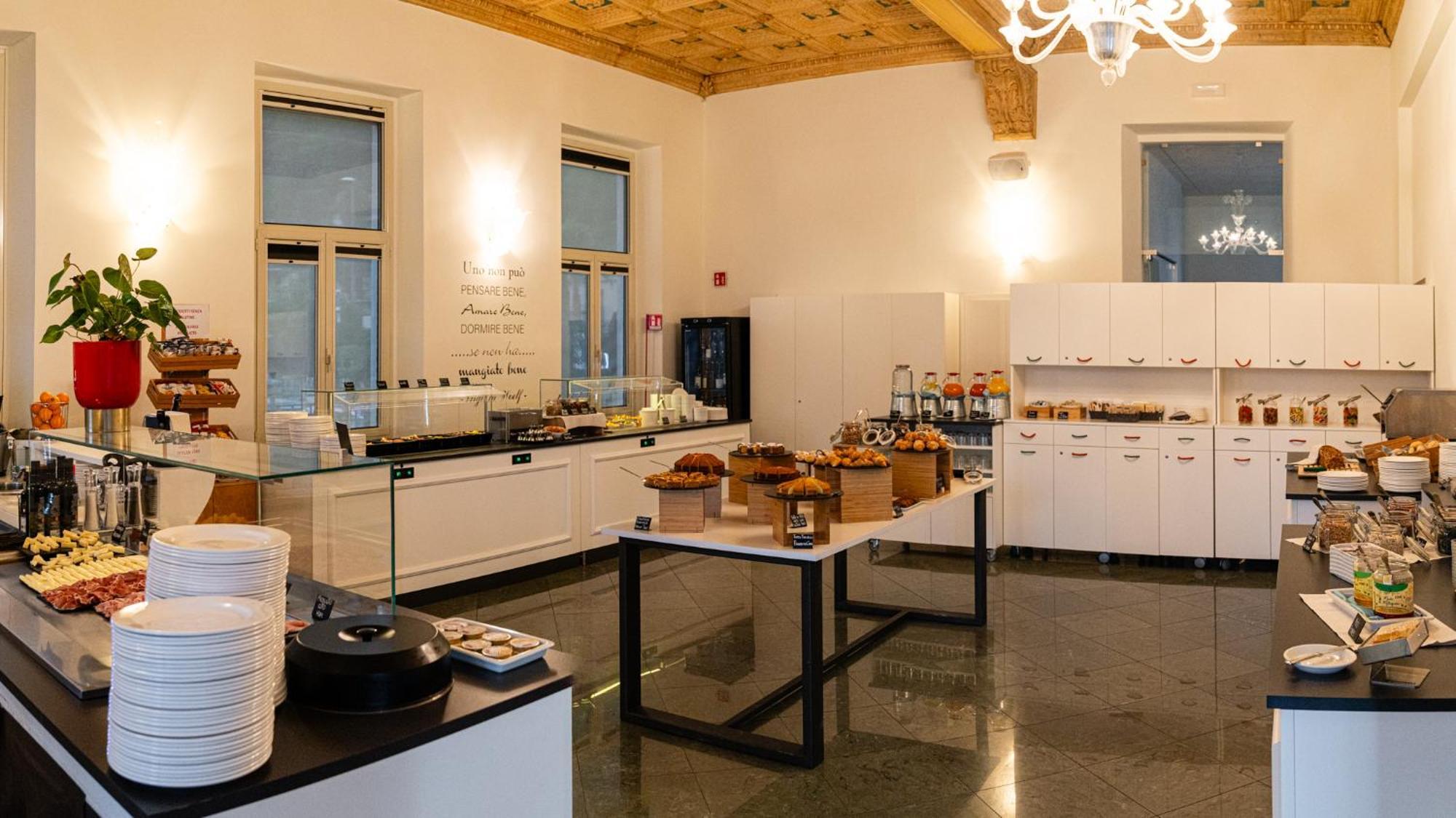 Araba Fenice Hotel Iseo Ngoại thất bức ảnh